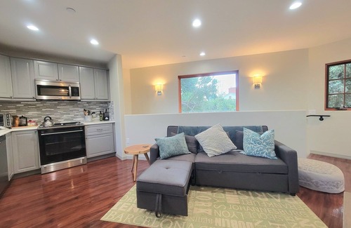 Loma Portal House | Summer in San Diego Walk to Liberty Station - 1 Bedroom House to Yourself