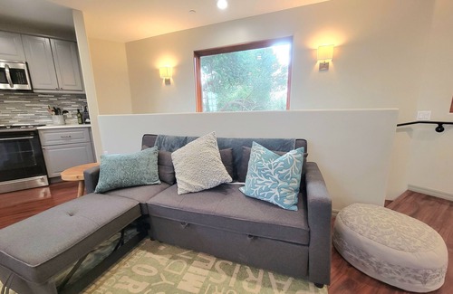 Loma Portal House | Summer in San Diego Walk to Liberty Station - 1 Bedroom House to Yourself