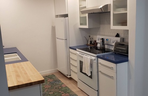 Alta Mesa Condo | Summer in Santa Barbara newly remodeled 1 bedroom hilltop condo w/pool & spa