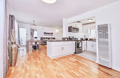 Los Angeles County Apartment | Summer in Venice Beach!, WiFi, Parking, Private Patio