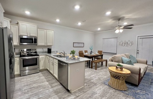 South Pensacola House | Summer Luxury Downtown Beach-House l Pool
