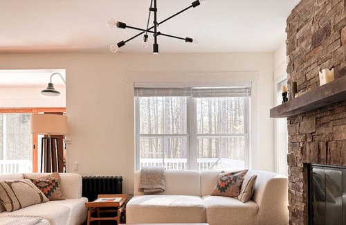 Mount Marion House | SUMMER RENTAL - AVAILABLE FROM JUNE 1 - AUG 31.