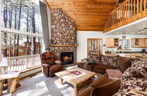Williams Cabin | Summer Retreat at Moose Manor: Luxury and Adventure Near the Grand Canyon