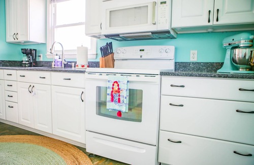 Chincoteague Cottage | Summer's Sea Shanty on Chincoteague Island