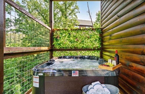Sevierville House | Summer Sale, Indoor Pool, Pet Stays Free, Movie, HotTub