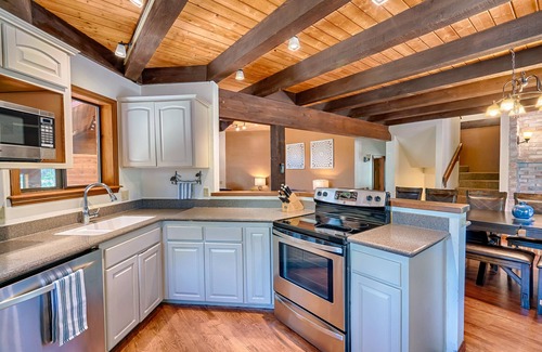 Swiss Manor House | SUMMER SALE! Ultimate Group Gathering - 6bd 5bth in Flagstaff on National Forest
