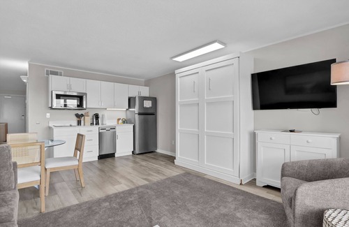Wrightsville Beach Condo | Summer Sands- Isle Be Back Room 203