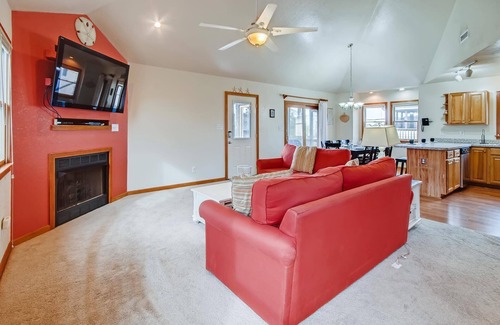 Waves House | SUMMER SAVINGS - Oceanside Beach House w/Hot Tub, Game Room, + Close to Beach!