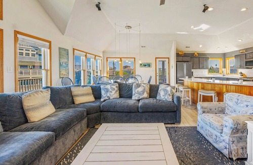 Farrow Shores House | SUMMER SAVINGS - Semi-Oceanfront Dog Friendly Home w/Pool, Hot Tub, EV Charger
