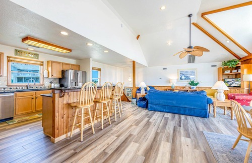 Farrow Shores House | SUMMER SAVINGS - Semi-Oceanfront Dog Friendly Home w/Pool, Hot Tub, Cargo Lift