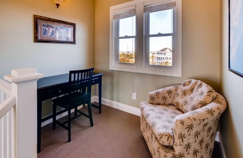 Wind Over Waves House | SUMMER SAVINGS - Semi-Soundfront Dog Friendly w/Pool, Hot Tub, Cmty Boat Ramp