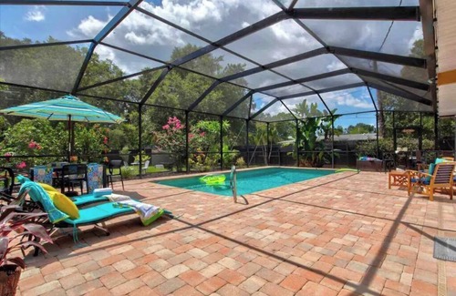 South Bradenton House | Summer Sizzle: Save 30% on August -September!