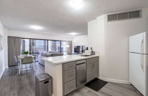 Downtown Honolulu Condo | 😎 Summer Special - Downtown Honolulu Skyview - 1Bed+Den- Free Parking 🏄‍♂️