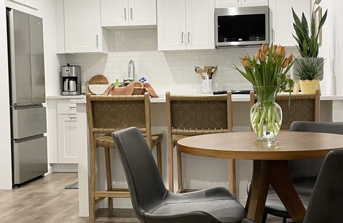 Annapolis House | Summer Special in Annapolis! Pristine, Peaceful, Walkable 1B/1B Apt. Sleeps 4.