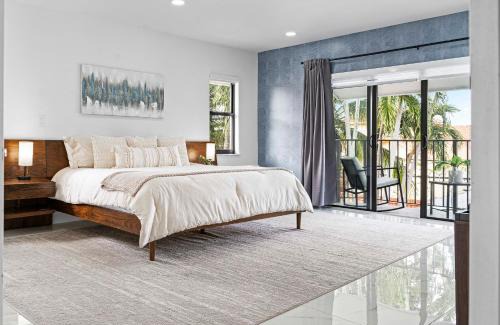 Olympia Heights House | Summer Swim Sale! 4 BR - Private Pool, Grill, Soaking Tub, Near Coral Gables & MIA Airport