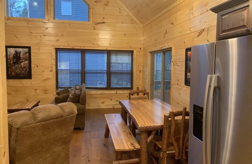 Gatlinburg - Pigeon Forge Cabin | Summer Vacation Discounts! Cozy Cabin With Fire Pit and Private Hot Tub