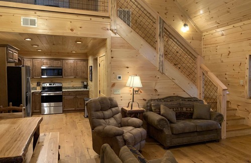 Gatlinburg - Pigeon Forge Cabin | Summer Vacation Discounts! Cozy Cabin With Fire Pit and Private Hot Tub