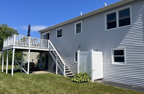 Eastward Look House | Summer Weekly Rental- Short Walk to Scarborough Beach!