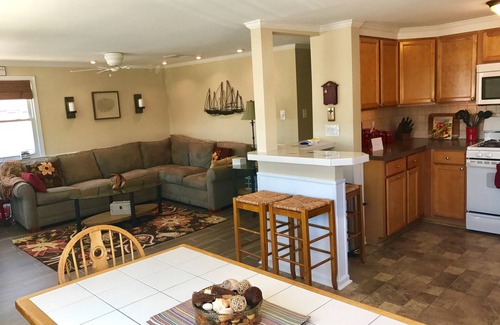 North Beach Haven House | Summer Weekly Rental - 2nd Floor Duplex - 5 Houses from the Beach