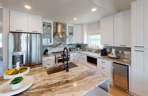 Southpointe House | Summer Wind- Direct Beachfront, Shared Pool