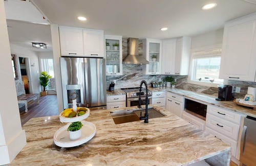 Southpointe House | Summer Wind- Direct Beachfront, Shared Pool