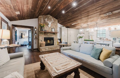 Wears Valley Cabin | Summer Wind: Pet Friendly, Free Attraction Tickets, Hot Tub