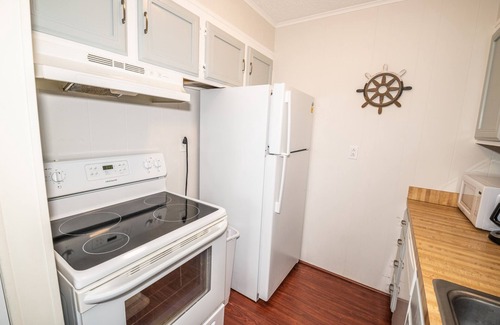 Ocean City Condo | Summer Winds 202E-bayside 28th St, Free WiFi, Pool, W/D, AC