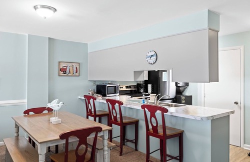 Indian Beach Condo | Summer Winds 403: Oceanfront 2BR 2BA, Complex Amenities!