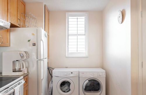 Indian Beach Condo | Summer Winds 428: Oceanfront 2BR 2BA, Complex Amenities!