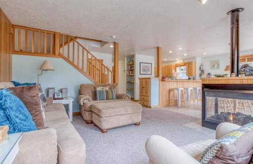 Shorepine Village House | Summerhouse Cottage