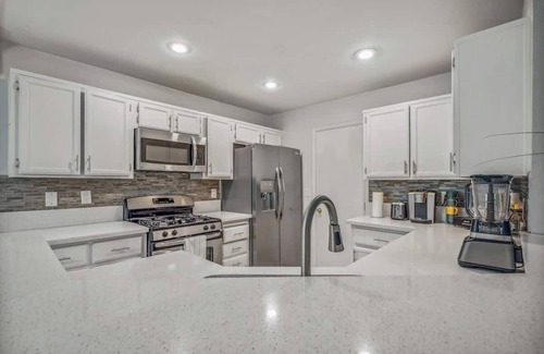 Spring Valley House | Summerlin Dream~Sleeps 18Guests!+Heated Pool~