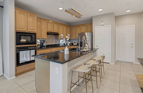 Spring Valley House | Summerlin South Villa 5BD + Private Pool & Hot Tub +Luxury Resort Like Amenities
