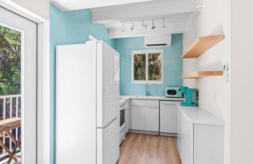 Wabasso Beach House | Summerplace Beach House 3 bed + Office house with Private Beach Access, WiFi, AC