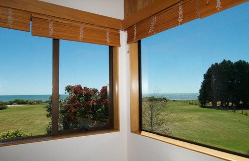 Rangihaeata Bed & Breakfast | Summerspring Beachfront Accommodation