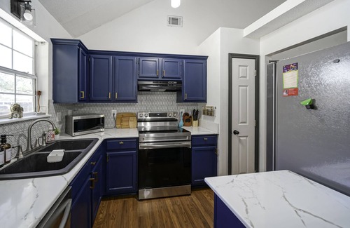 Gulfport House | Summertime Fun/King Bed/Game Room