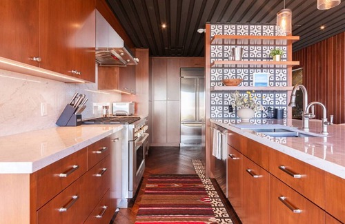 Eastern Malibu House | Summertime Malibu - Private 3 BD Retreat w/Panoramic Ocean Views and Hot Tub