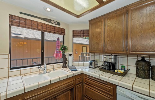 Summit Estates Cabin | Summit Adventure Condo by Destination Big Bear: Steps from Snow Summit Resort! Multiple Balconies!