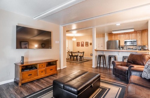 Mammoth Lakes House | Summit Forester #47 BLDG.2 Bedrm/2 bath Ski in Ski Out! Steps to Chair 15 at Little Eagle Lodge!
