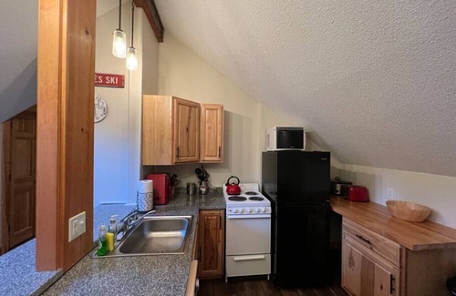 Carrabassett Valley Apartment | Summit Haus - Golf & Liftside Penthouse!