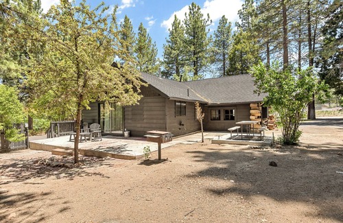 Big Bear Lake Cabin | Summit Hideaway | A Big Bear Oasis!
