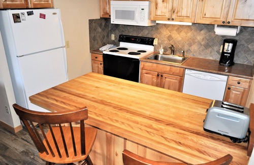 Copper Mountain Village Hotel | Summit House 2 bed 2 bath B