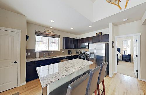 Silvercreek House | Summit Lift 240