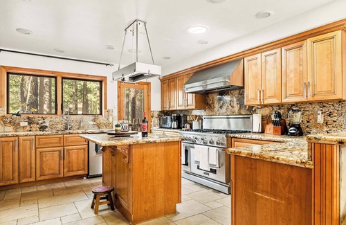 Summit Estates Cabin | Summit Pine Lodge – 2 Minutes to Snow Summit!