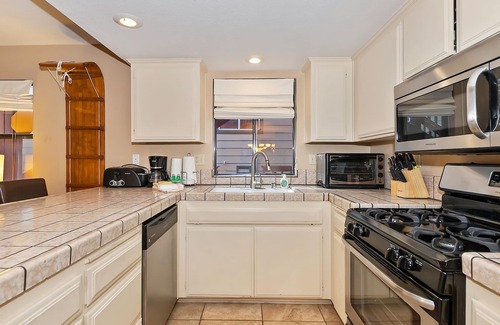 Summit Estates Condo | Summit Run by Destination Big Bear: Walking Distance to Snow Summit! Close to the Lake! Minutes from the Village!