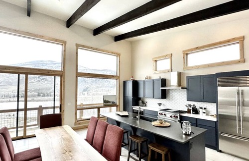 Silverthorne House | Summit Sky Ranch Luxury Retreat