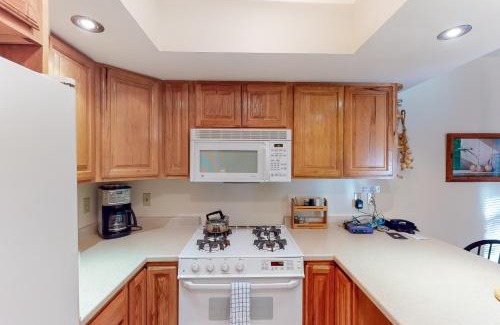 North Troy Apartment | Summit Solitude & Latitude Adjustment