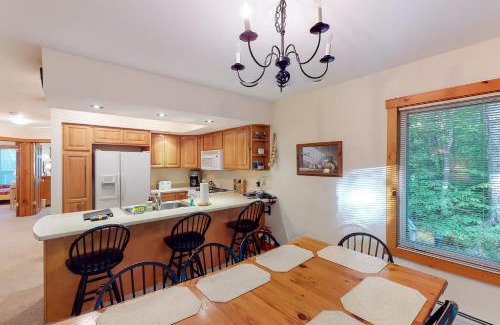 North Troy Apartment | Summit Solitude & Latitude Adjustment