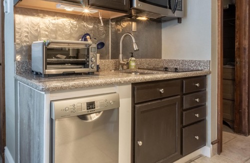 Purgatory Cabin | Summit Studio (#232) |10 min to Ski - Pool/Hot Tub - Golf - A/C - Views