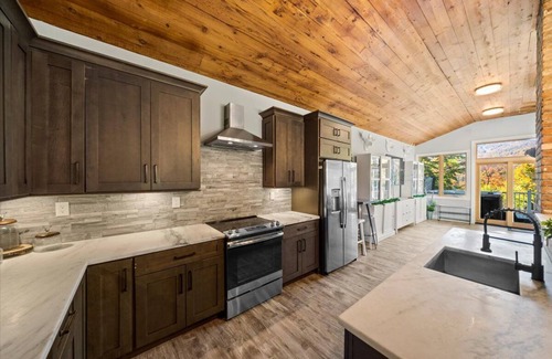Stratton Mountain House | Summit Views - Stratton-Manchester Mountain and Golf Retreat w/Hot Tub and Sauna