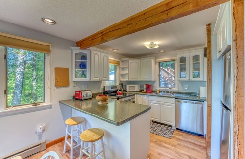 Campton Cabin | Summit Viewtopia Modern Rustic Mountain Valley View Ski Cabin Shared Pool HotTub